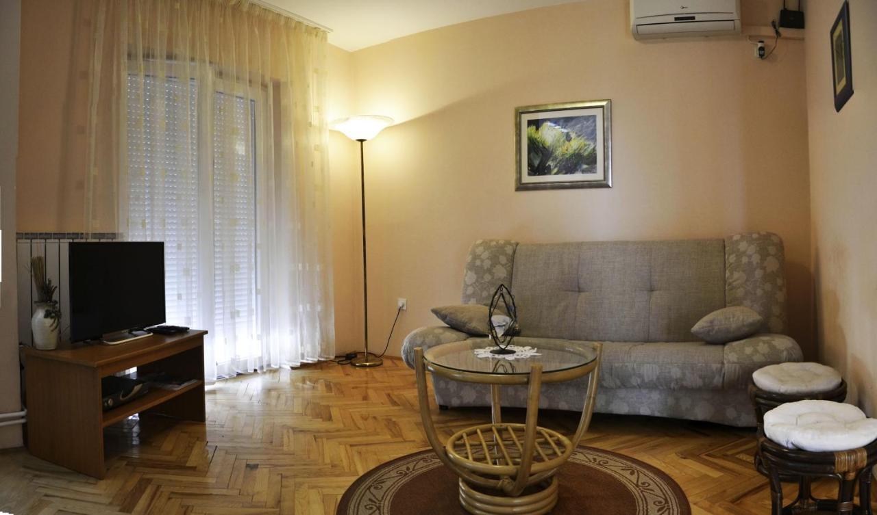 Apartments With A Swimming Pool Banjol, Rab - 11382 ภายนอก รูปภาพ