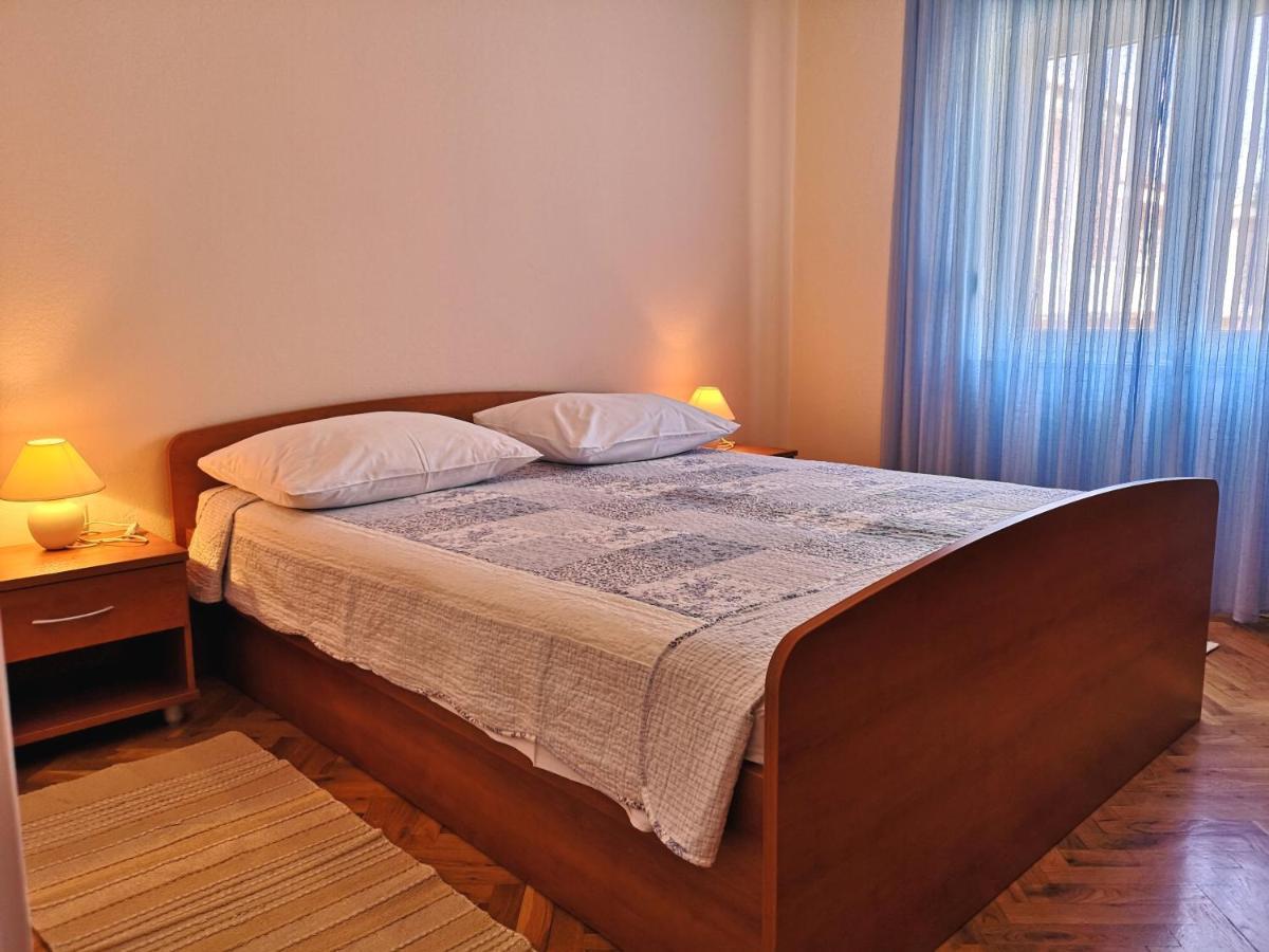 Apartments With A Swimming Pool Banjol, Rab - 11382 ภายนอก รูปภาพ