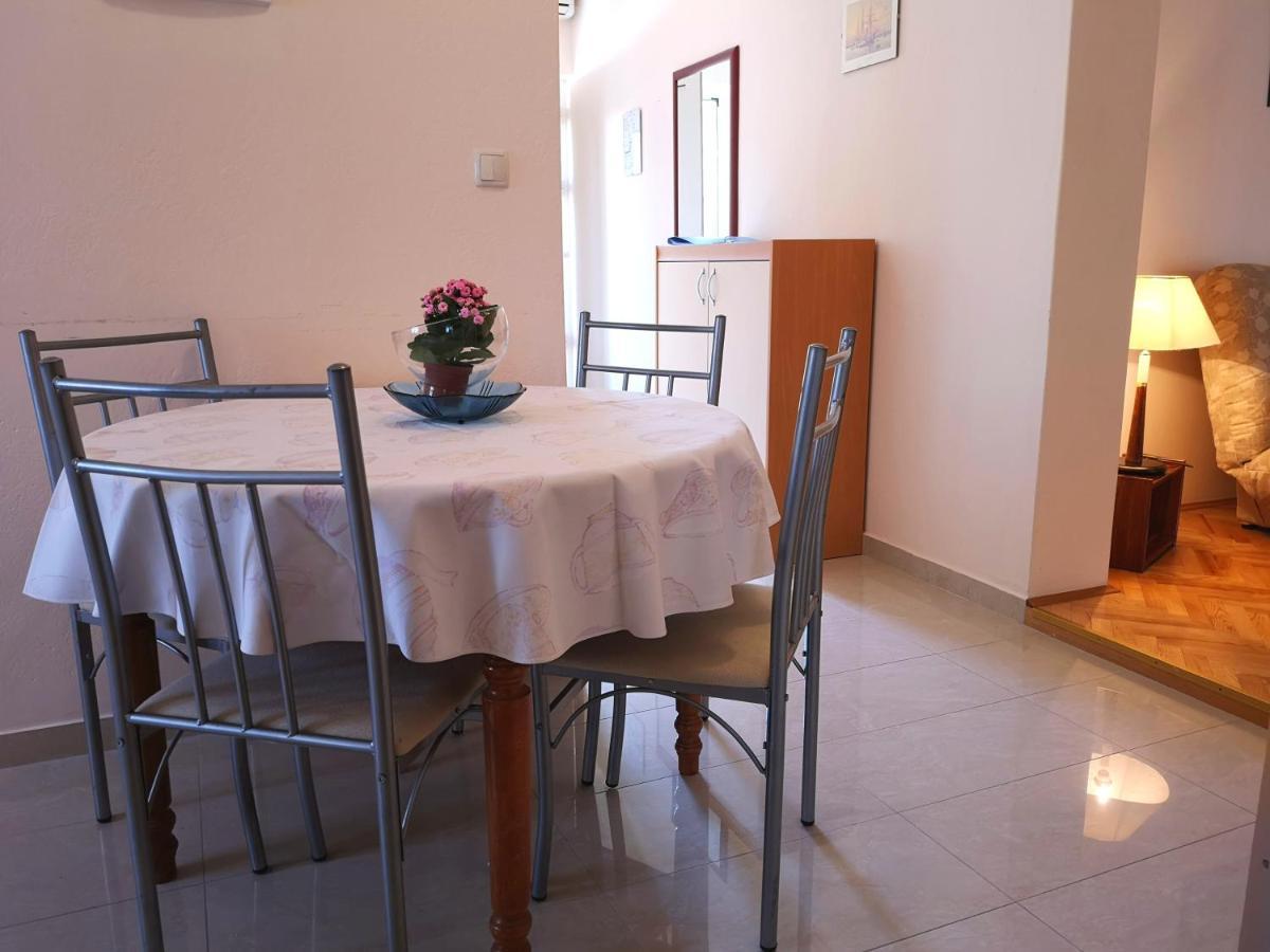 Apartments With A Swimming Pool Banjol, Rab - 11382 ภายนอก รูปภาพ