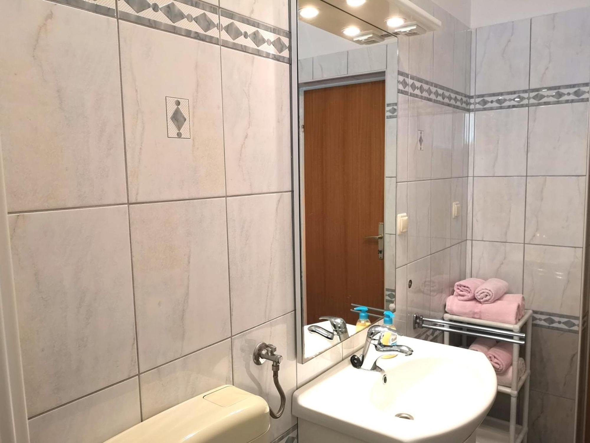 Apartments With A Swimming Pool Banjol, Rab - 11382 ห้อง รูปภาพ