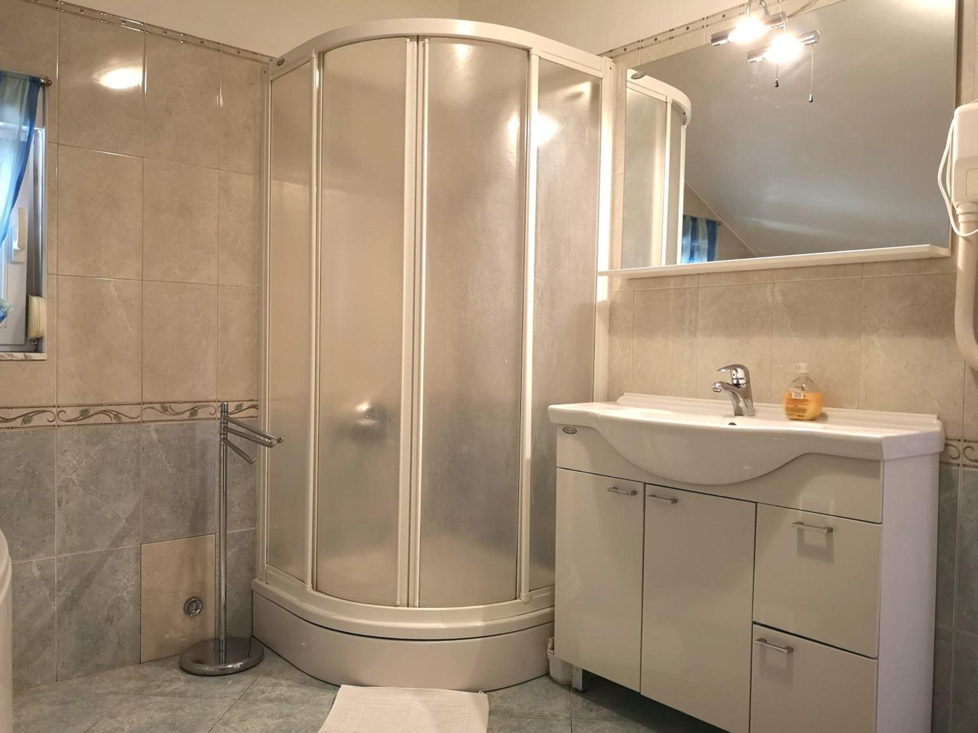 Apartments With A Swimming Pool Banjol, Rab - 11382 ห้อง รูปภาพ